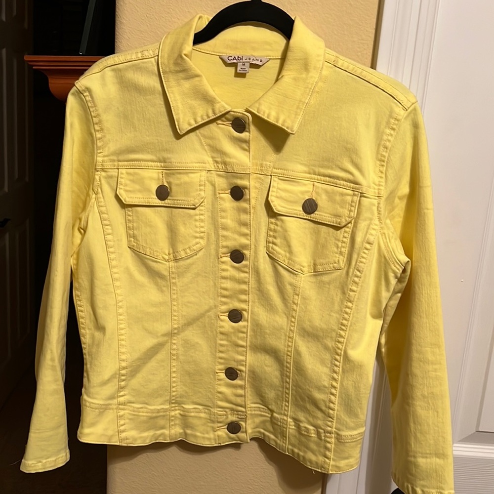 CAbi #195 Yellow Denim Jacket. Size Medium I’m EEUC